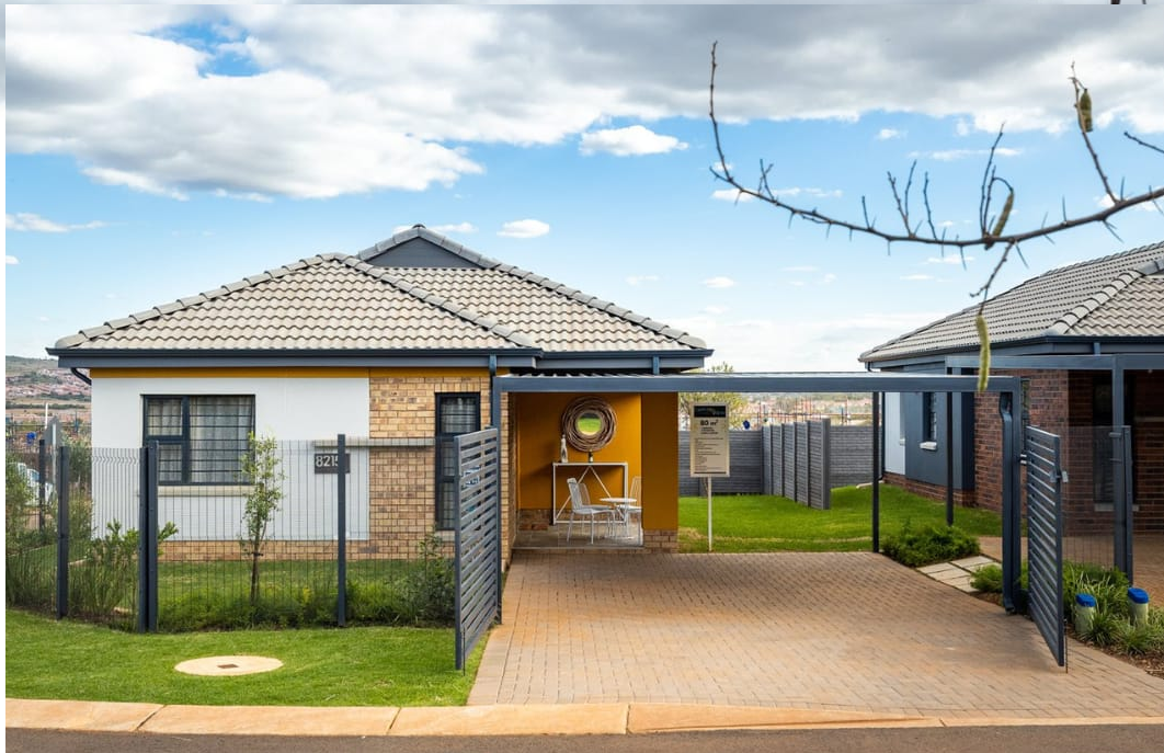 8 Lotus Capital View R38000